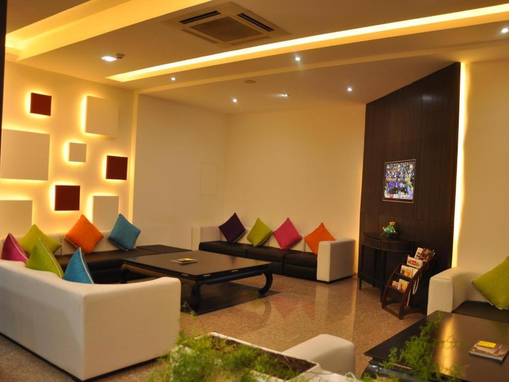 Johny International Hotel Mascate Exterior foto